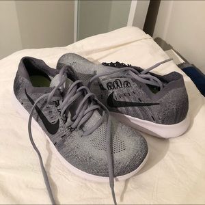Nike Flyknit Runners